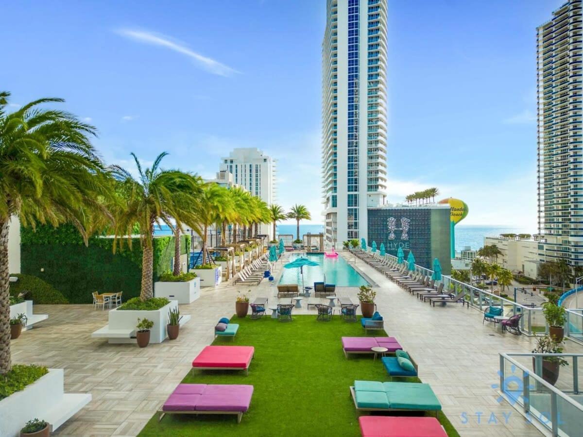 Wrap Around Balcony - Insane Views - Amazing Pools Lejlighed Hollywood Eksteriør billede