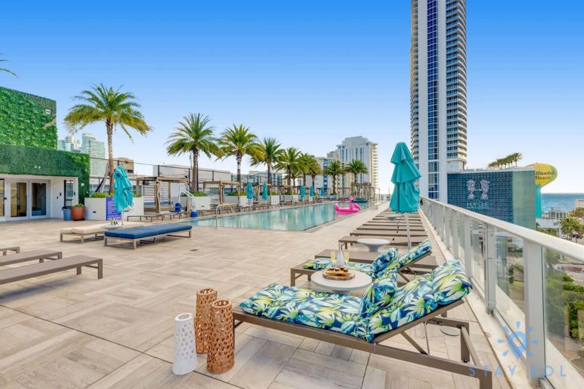 Wrap Around Balcony - Insane Views - Amazing Pools Lejlighed Hollywood Eksteriør billede