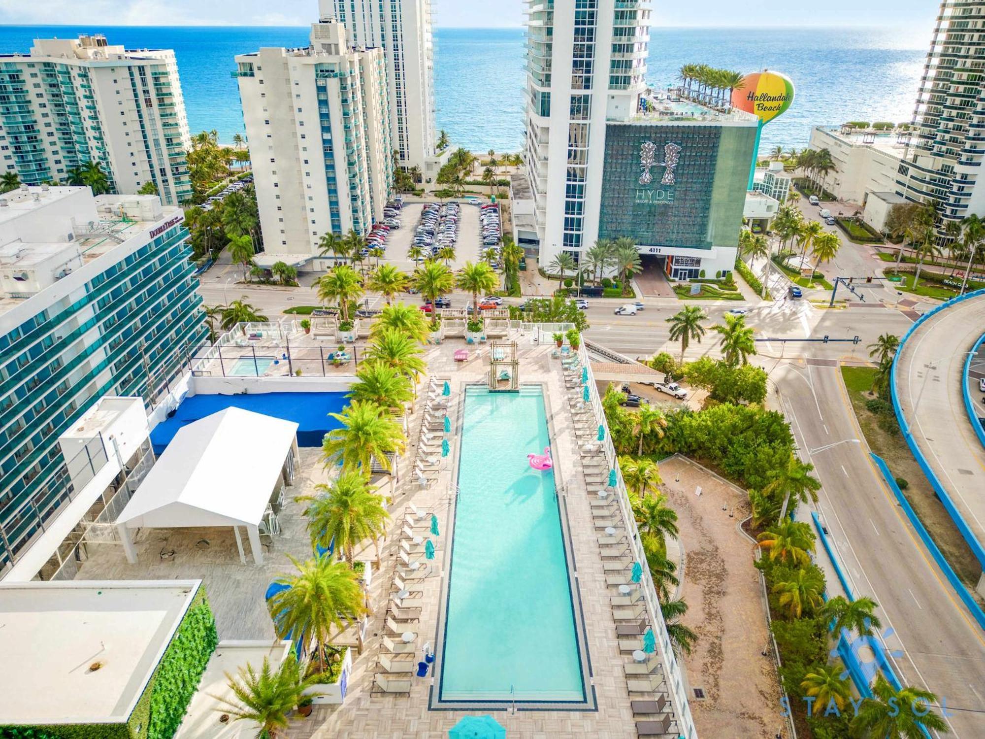 Wrap Around Balcony - Insane Views - Amazing Pools Lejlighed Hollywood Eksteriør billede